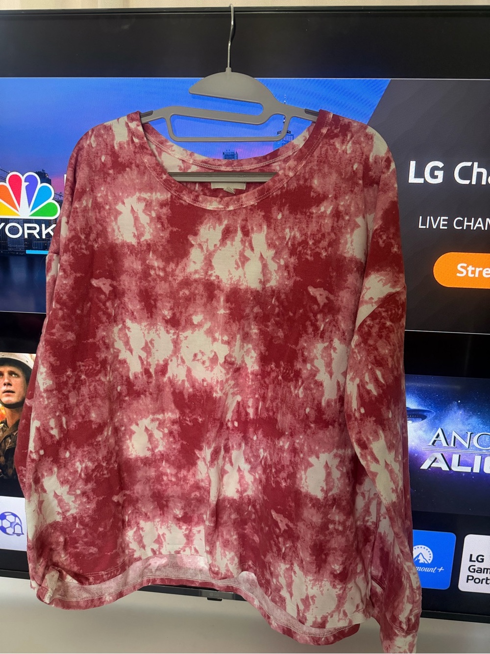 Anne Klein Red and White Tie-Dye Long Sleeve Sweatshirt